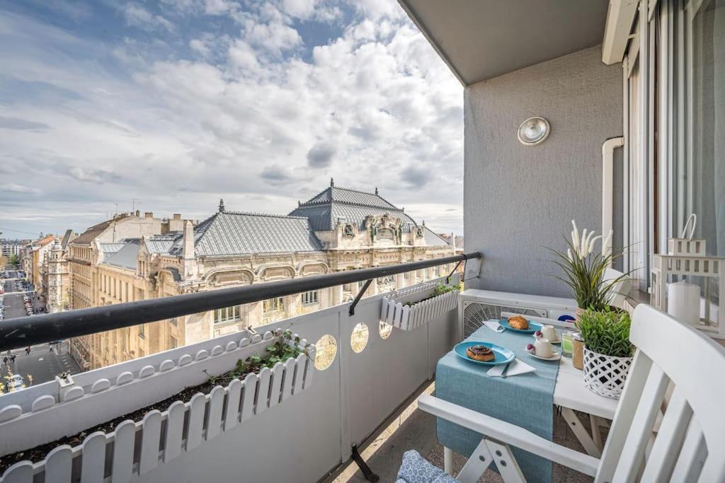Liszt Ferenc Square Panorama Apt Budapest Ngoại thất bức ảnh