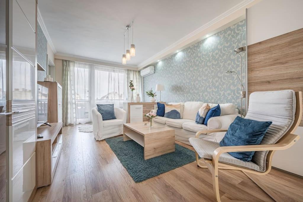 Liszt Ferenc Square Panorama Apt Budapest Ngoại thất bức ảnh