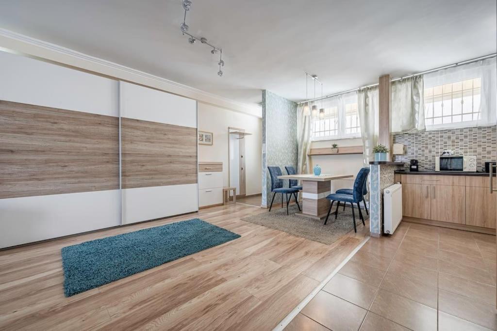 Liszt Ferenc Square Panorama Apt Budapest Ngoại thất bức ảnh